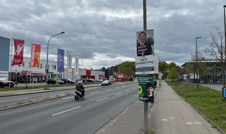 Lübeck: Wahlwerbung gefährdet Köpfe von Radfahrern